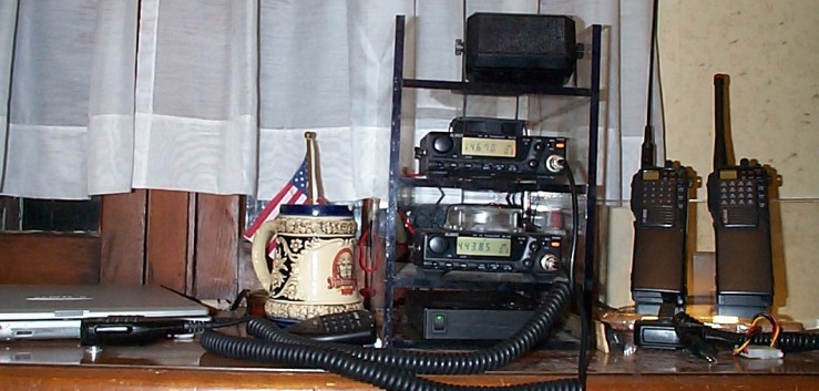 KC9JUM's Old Alinco Shrine